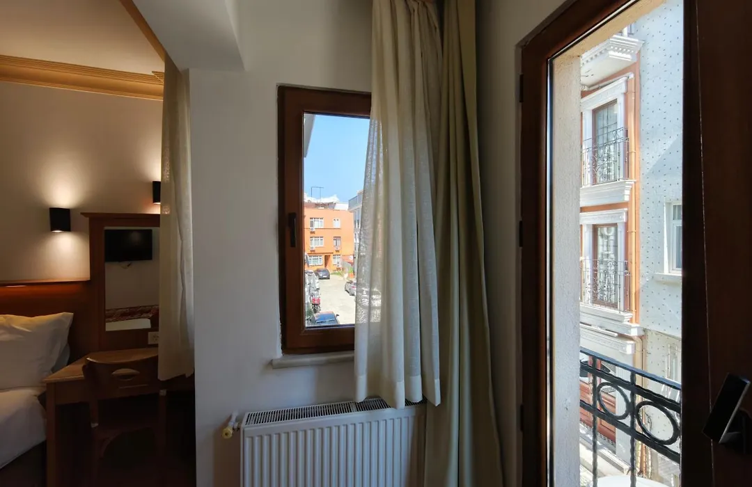 Grand Peninsula Hotel-1