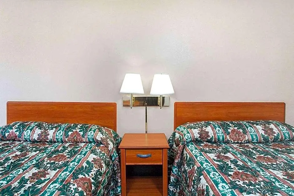 Knights Inn Pittston-1