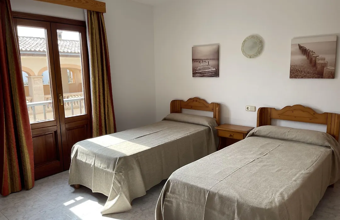 Hostal Can Gallu-1