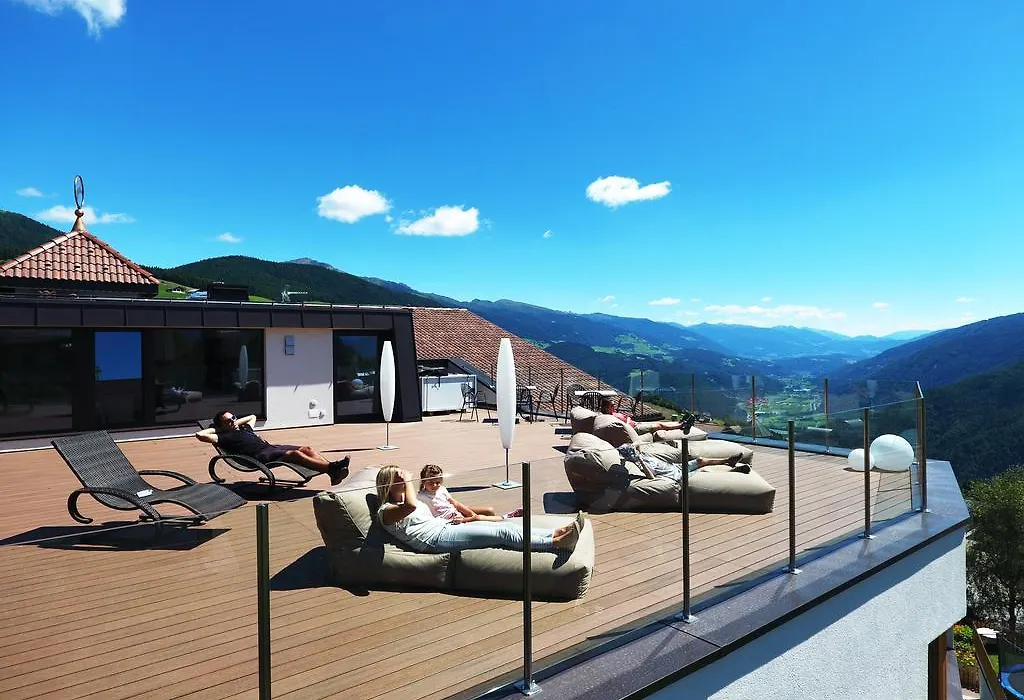 Hotel Kristall-1