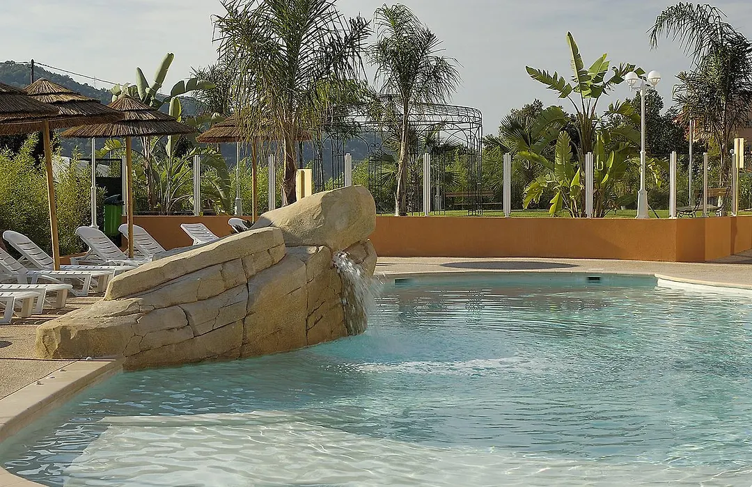 Appart Hotel Lou Castelet-1
