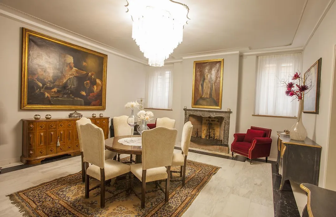 Martins Residence De Luxe-1