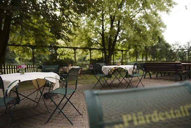 Hotel Restaurant Piärdestall Hövelhof-1