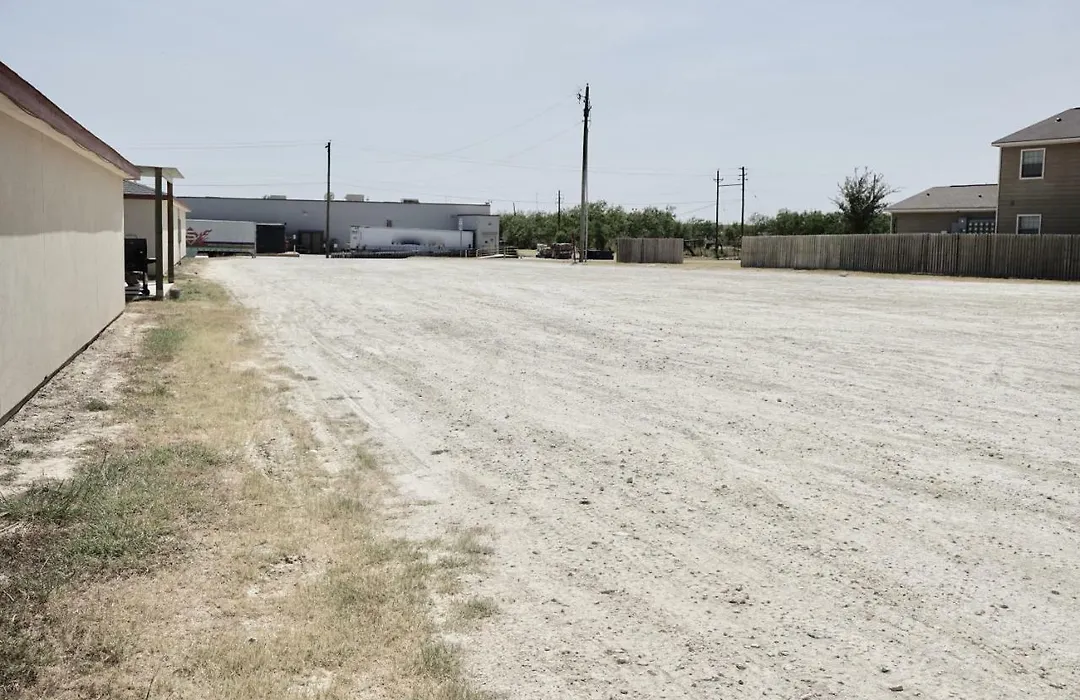 Texan Inn - Carrizo Springs-1