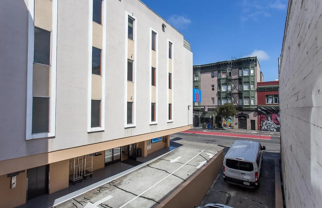 Cathedral Hill Hotel-1