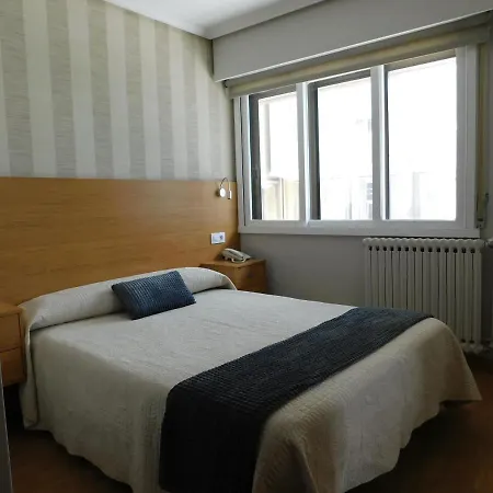 Hostal Crisol X Liste Station-2