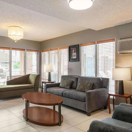 Travelodge By Wyndham Calgary South-3