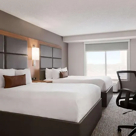 Wingate By Wyndham Cincinnati Blue Ash-3