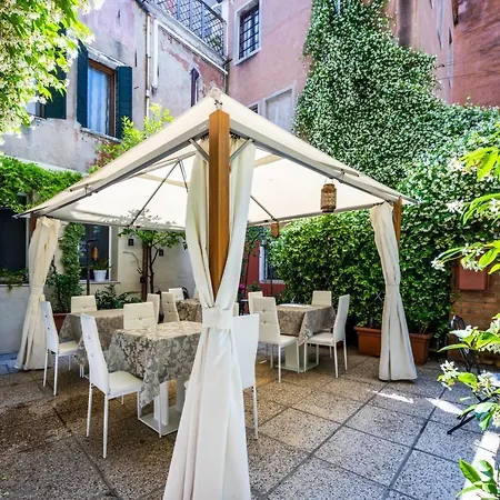 Hotel Apostoli Garden-3