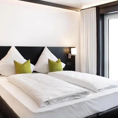 Ru Hotel By Wmm Hotels-3