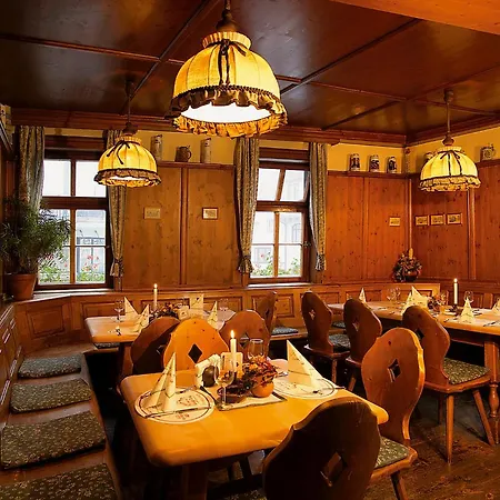 Altdeutsches Gasthaus Roter Hirsch-2