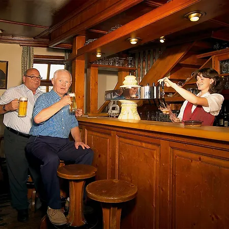 Altdeutsches Gasthaus Roter Hirsch-3