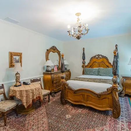 Oaks Inn Baltimore At 1840S Plaza-2
