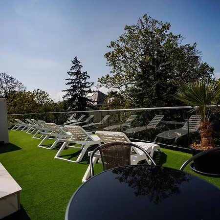 Villa Bauhaus Wellness Apart-Hotel-3