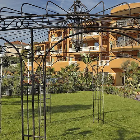 Appart Hotel Lou Castelet-3