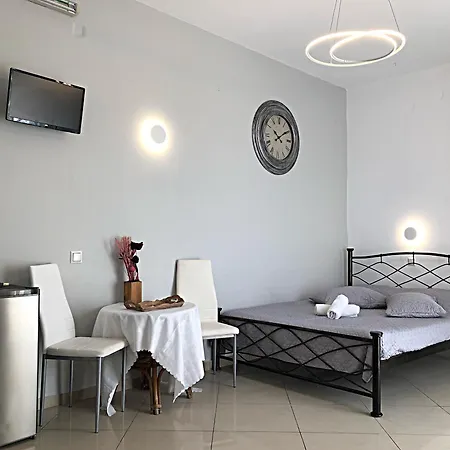 Lefteris Traditional Rooms-3