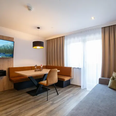 Hotel Alpenblick-2