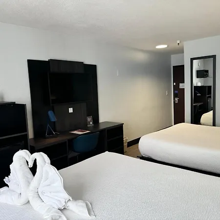 Motel 6 Hollywood-2