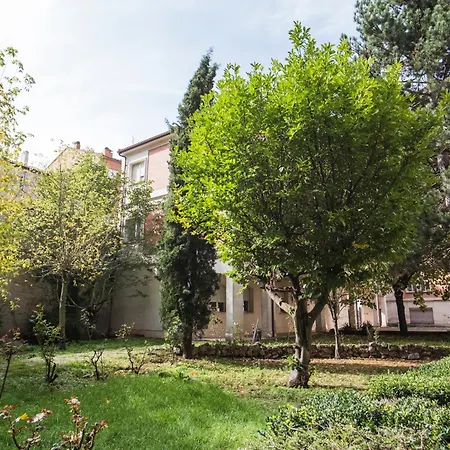 Residencia Zeta Home-2