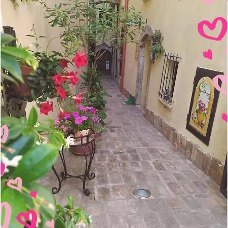 Bed&Breakfast Angolo Antico-3
