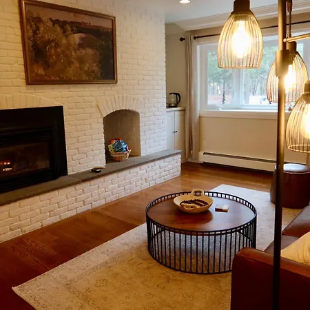 The Harlow House-2
