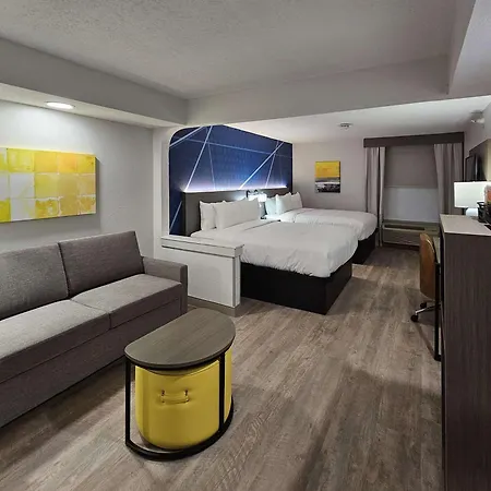 Comfort Inn & Suites Saint Louis Lafayette Square-3