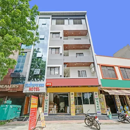 Hotel O Padharo Saa-3