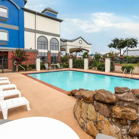 Days Inn & Suites By Wyndham Sam Houston Tollway-3