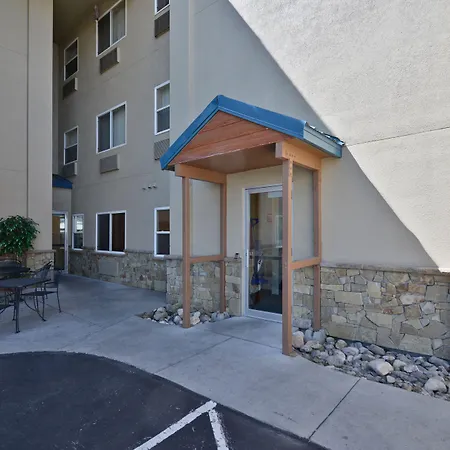 Yellowstone West Gate Hotel-2