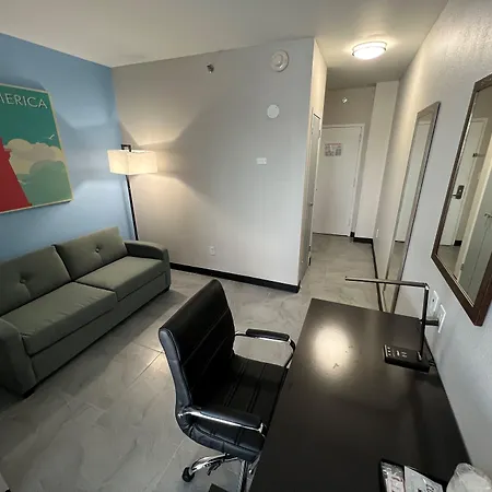 Travelodge By Wyndham Queens-2