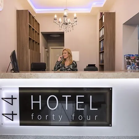 Hotel Forty Four-2