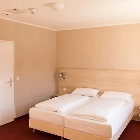 Rasthof&Motel Hermsdorfer Kreuz-2