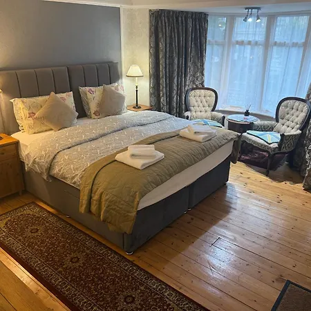 Cambridge Bed & Breakfast-2