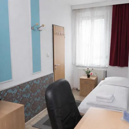 Pension Central Nuernberg-Fuerth-3