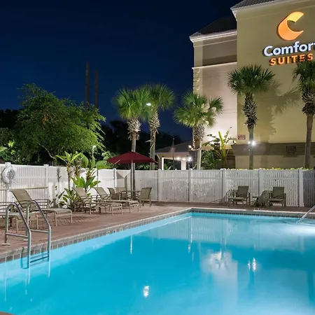 Comfort Suites Near Universal Orlando Resort-2