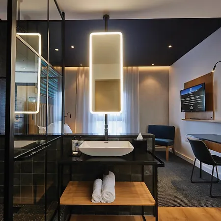 Century City Hotel Bridgewater-3