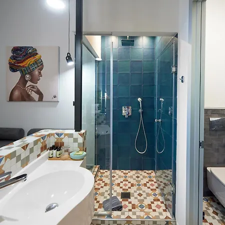 The Maroon Bottle Hotel-3