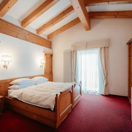 Hotel Alaska-3