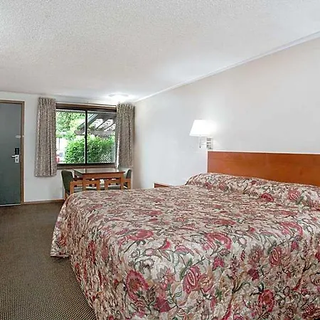 Knights Inn Pittston-2