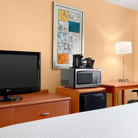 Dubuque Inn And Suites-2