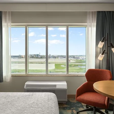 Hampton Inn By Hilton Calgary Airport North-3