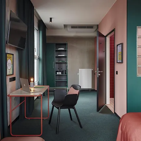 Basecamp Hotel Dortmund-3