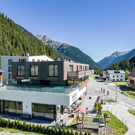 All-Suite Resort Paznaun-3
