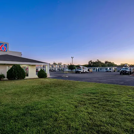 Motel 6-Sulphur Springs, Tx-2