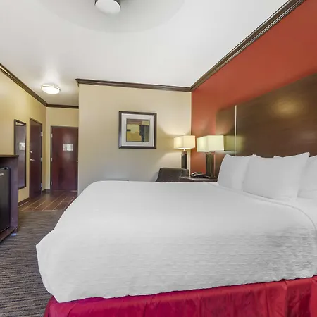 Best Western Plus Classic Inn And Suites-2