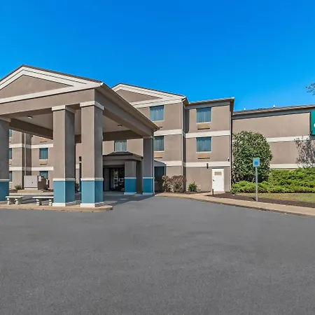 Quality Inn & Suites Shepherdstown-3