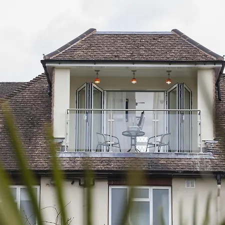 Elmcroft Guest House-2