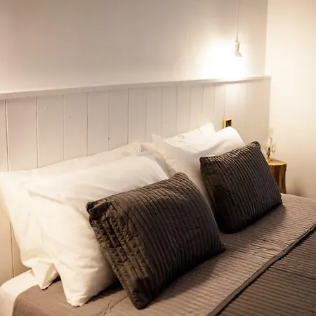 A Casa Di Gaia Bed And Breakfast-3