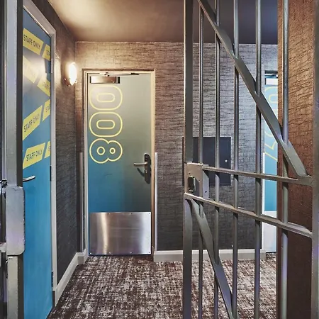 Garrison Cells-3