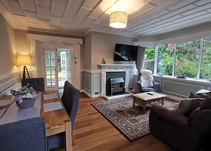 Broomfield Cottage South Luss
